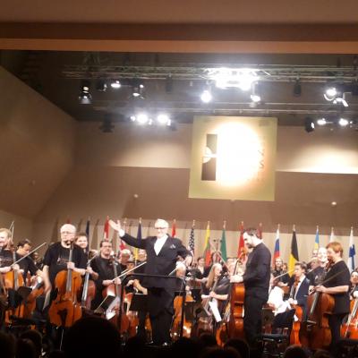 2017 05 05 100 violončelių koncertas