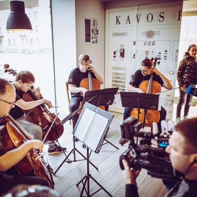 Keliaujančios violončelės