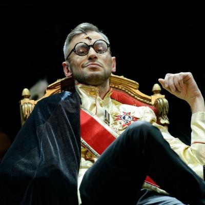 Martyno Aleksos nuotraukos iš „Post futurum“ repeticijų. Šėtonas -M. Jankauskas kai kur matysite ir Dievą-L.Norvaišą. 
