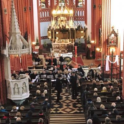 Palangos Švč. Mergelės Marijos Ėmimo į dangų bažnyčioje koncertuoja The Filton Concert Brass (Velsas, JK), dirigentas Tom Davoren (Velsas, JK), solistas trombonininkas Dr. L. Brett Baker (JK).