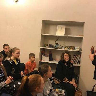 Medijų opera TRAVIATA su Jurbarko Antano Sodeikos meno mokyklos moksleiviais ir A. Sodeikos dukra Angele Sodeikaite-Mažeikiene