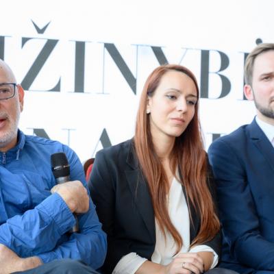 Amžinybė ir viena diena. M. Aleksos nuotraukos. Itzik Galili, Rita Mačiliūnaitė ir JonasSakalauskas