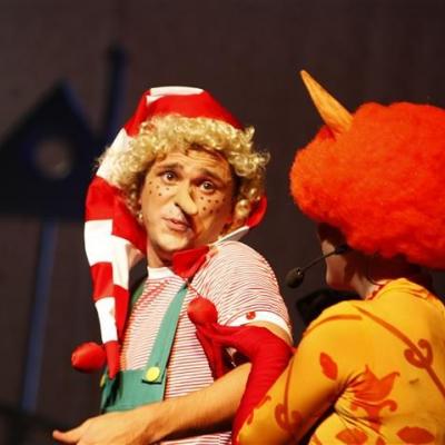 Debiutas - Buratinas Klaipėdos valstybiniame muzikiniame teatre 2009; Katinas - Rokas Spalinskas, Lapė - Vitalija Trinkė