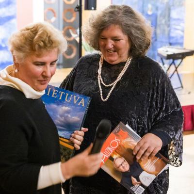 Sveikina Sauliaus Karoso labdaros ir paramos fondo direktorė prof. Ramunė Kryžauskienė