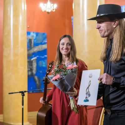 AUKSINIO DISKO 2020 laureatė folkroko grupė ŽALVARINIS – Robertas Semeniukas ir Sigita Jonynaitė
