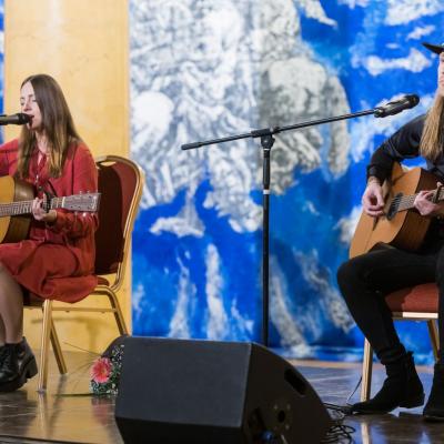 AUKSINIO DISKO 2020 laureatė folkroko grupė ŽALVARINIS – Robertas Semeniukas ir Sigita Jonynaitė