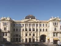 „Žėrinti romantika“