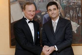 Nacionaliniu ordinu už nuopelnus apdovanotas G. Kėvišas