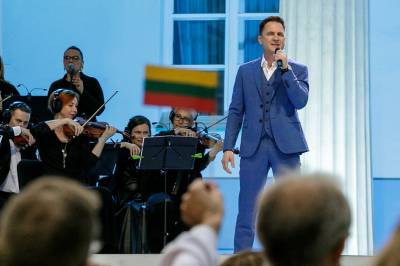 Lietuvos himną operos solistai užveda su ypatingu jauduliu