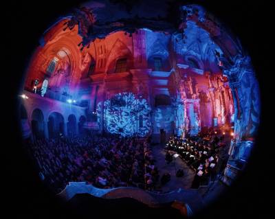 Hipnotizuojanti muzikos magija choro „Jauna muzika“ ir grupės „Merope“ programoje „Naktės“