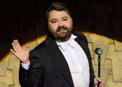 Rafailas Karpis ves „Auksinių scenos kryžių” apdovanojimų ceremoniją
