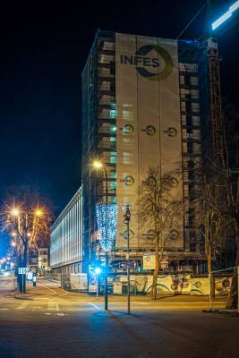 Muzikinis teatras miestui dovanoja šviesą