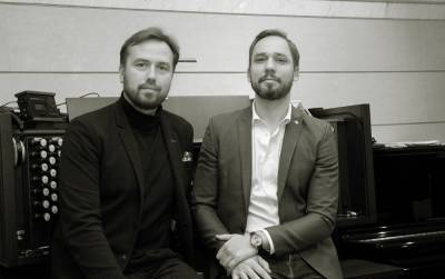 Muzikos konkurentus J.Sakalauską ir D.Mažintą sutaikė „Dedikacija romantizmui“