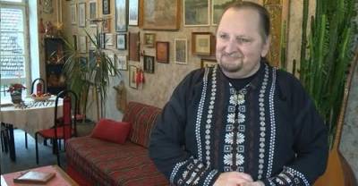 In Memoriam  Algirdui Klovai