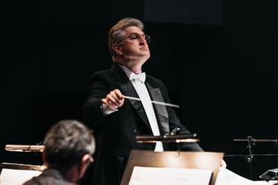 Triguba proga švęsti simfoninio orkestro koncerte „Marių pasakos“