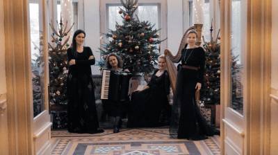 Ansamblis „Classic+“ surengė šventinį koncertą Trakų Vokės dvaro sodyboje