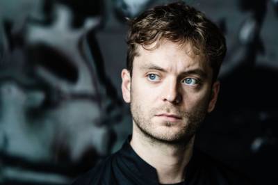 Lietuvos kameriniam orkestrui diriguos jaunasis britų talentas Jack Sheen
