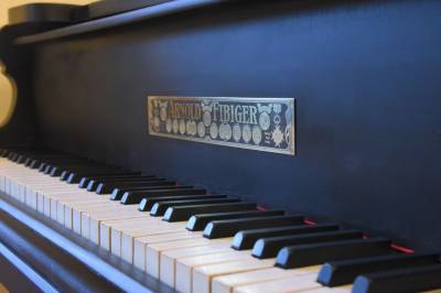 Atmintį išsaugantys naujieji fortepijono namai