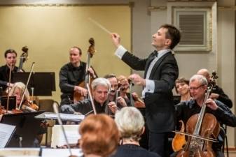 „Julius Juzeliūnas ir pasaulis“ simfoninės muzikos koncerte