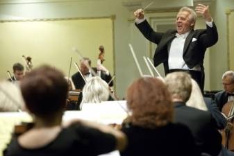 Mozartas ir Šostakovičius LKO koncertui subūrė ryškų tarptautinį dirigento ir solistų trio