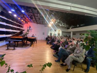 „Čia ir dabar“: dviejų pianistų improvizacijos