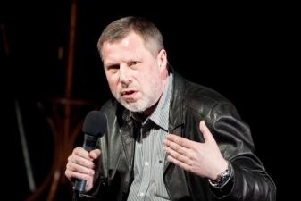 „Visas menas kuriamas iš meilės Dievui ir Žmonijai“. Faustas Latėnas
