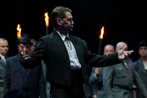 Janis Apeinis keičia Kostą Smoriginą „Karmen“ spektaklyje