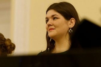 Rytoj jie dainuos didžiosiose operos scenose