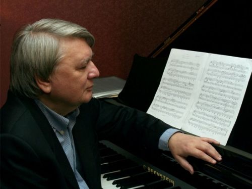 Viktoras Riabčikovas: „Klasikinė muzika – šviesa, kurią norima išjungti“