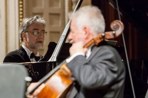 Jubiliejų švenčiantis Čiurlionio kvartetas ir pianistas Petras Geniušas nusiteikę romantiškai