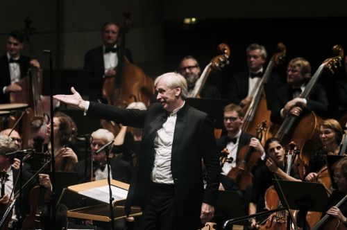 LVSO naujo pusmečio koncertuose – netikėtas orkestro gimtadienis ir Maestro jubiliejus