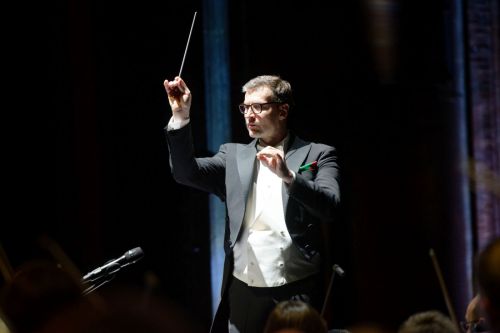 Dirigentas Modestas Pitrėnas: „Jei kurčiau muziką, ji būtų panaši į šią“