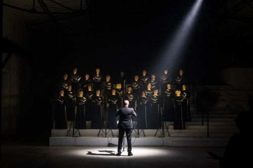 Choro „Jauna muzika“ programa „Tau bet kokios sutemos šviesios“ gali atkeliauti į kiekvienus namus