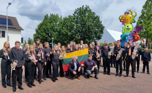 Pasaulio muzikos čempionate Nyderlanduose Panevėžio rajono jaunimo orkestras „Aukštyn“ pelnė čempiono titulą