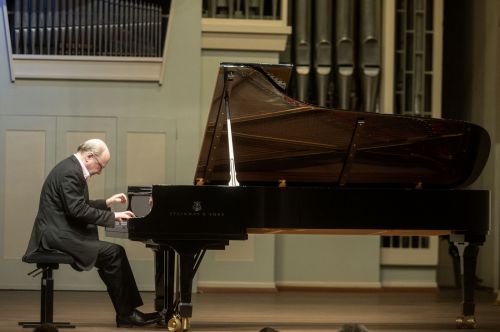 VILNIAUS FESTIVALIO DIENORAŠTIS. Kai neįmanoma tampa įmanoma: pianisto Marc-André Hamelin‘o rečitalis.