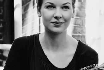 Sudėtingo instrumento neišsigandusi R. Mikiškaitė – šiandien žymi saksofonininkė