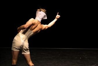 Kauno šokio teatro „Aura“ spektaklis „Ieškojimų kabinetas“ Vilniuje