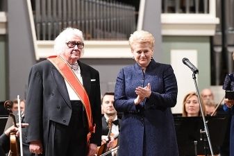 „Už nuopelnus Lietuvai&quot; Juozas Domarkas apdovanotas Didžiuoju kryžiumi
